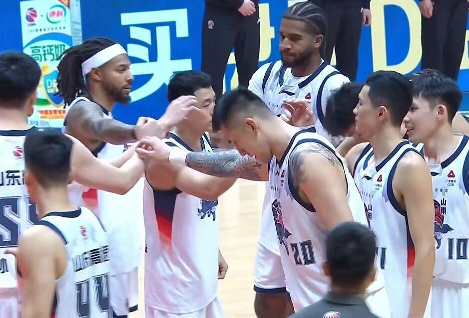 山东男篮出征,5日对阵广州男篮,高诗岩对位郭艾伦 邱彪剑指四强