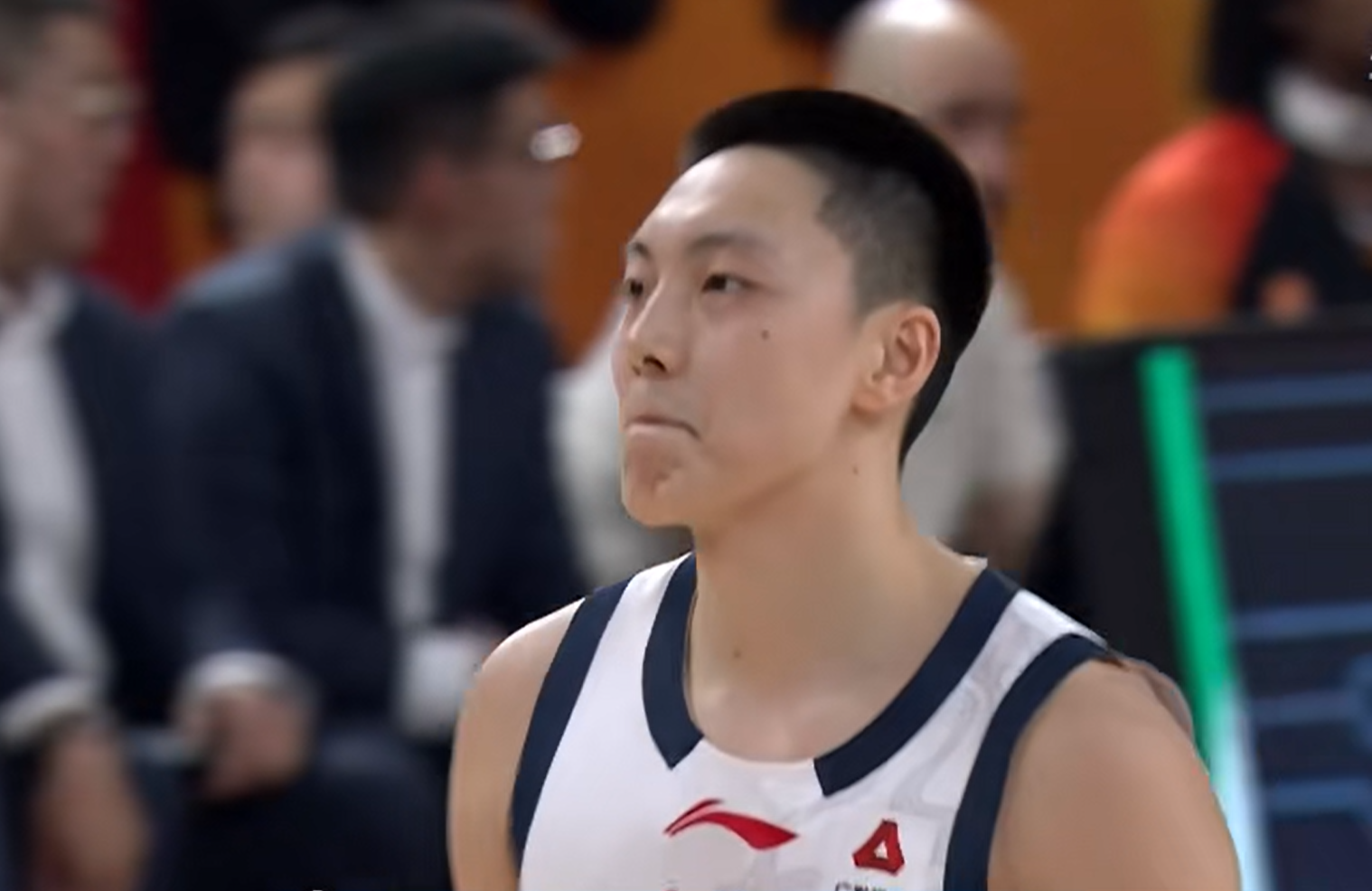 领先14分后!输给福建2分,胡明轩批评广东队球员