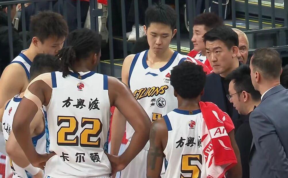CBA猛料!广东萨姆纳伤病严重,广厦裁掉新外援,曾凡博确定复出